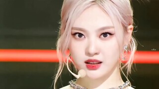 แม้จะมีเพียงสี่โชว์เท่านั้น แต่ก็รวมทุกลุคตั้งแต่ผมถักเปีย ผมหางม้า ไปจนถึงผมทรงเจ้าหญิงของหนิงอี้จั