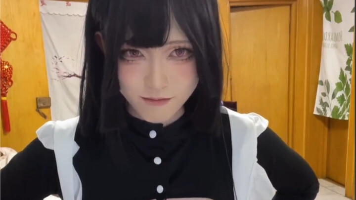 Pelayan wanita legendaris yang ahli dalam memikat pria perjaka