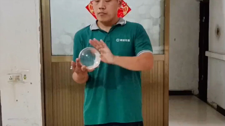 Màn trình diễn quả cầu pha lê mượt mà
