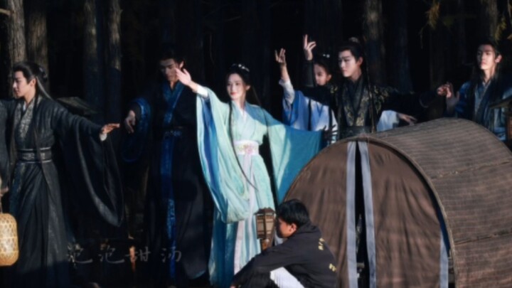 Hôm nay, thành viên mới của đoàn múa Đại Mộng – Bành Tiểu Nhạn đứng vị trí trung tâm! Cuối cùng thì…