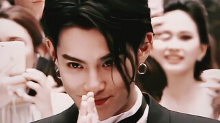 This is the embodiment of the noble young master of the righteous and evil family.