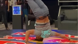 King-level street dance! The young guy blew the whole audience away with his very first move—light a