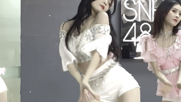 Cái gì cơ? Dạo này chim hồng hạc nhảy múa à? Bản cover "Save Me Save You" của Cosmic Girls