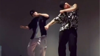 【220706】แบบร่างท่าเต้นร่วมล่าสุดของ #Li Yongqin และ Bada Lee ที่แสนสบายสุดๆ