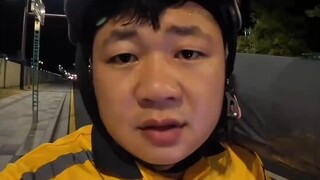 来自外卖小哥的吐槽，“深更半夜能不能点点正常的”  还有深夜殡仪馆惊现外卖订单！