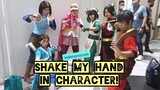 shake my hand in character bersama para cosplayer keren di Indocomiccon 2022! seru banget!!