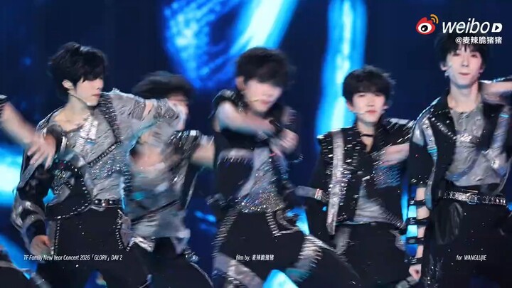 TF Family 4th generation Concert Chong Qing China TF家族第四代    #王璐杰和其他TF家族第四代成員