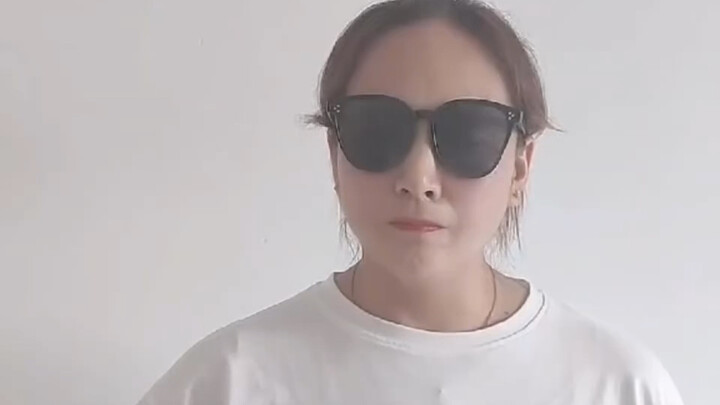 Merangkum 10 Cover Lagu Level Dewa oleh Selebgram Cantik asal Tiongkok Timur Laut. “Yan Yu Chang Yan