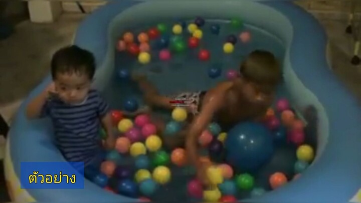 รีวิวของเล่น สระว่ายน้ำ นัองพีเจเล่นกับน้องภูมิ