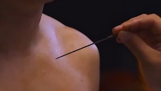 隔着屏幕都觉得疼，但又忍不住想笑