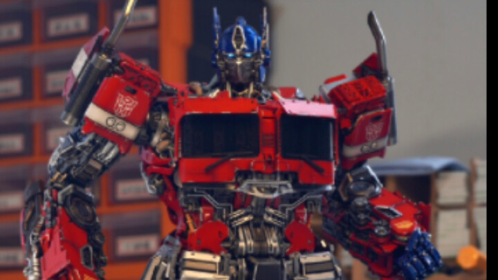 Optimus Prime is repainted, trying to restore the movie color scheme