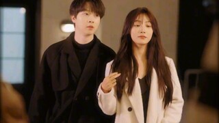 Trong 6 người bạn, có 2 cặp được chia ra, chỉ còn lại tôi và anh ấy... Liệu có thực sự có tình bạn t