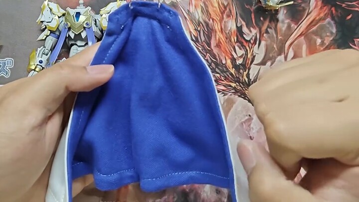 Bandai 30MF Liber/Rosa King Knight berbagi ide produksi