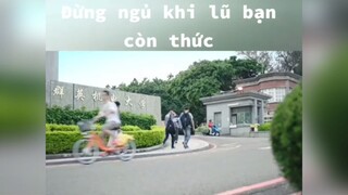 Đừng ngủ khi lũ bạn đều thức 😂