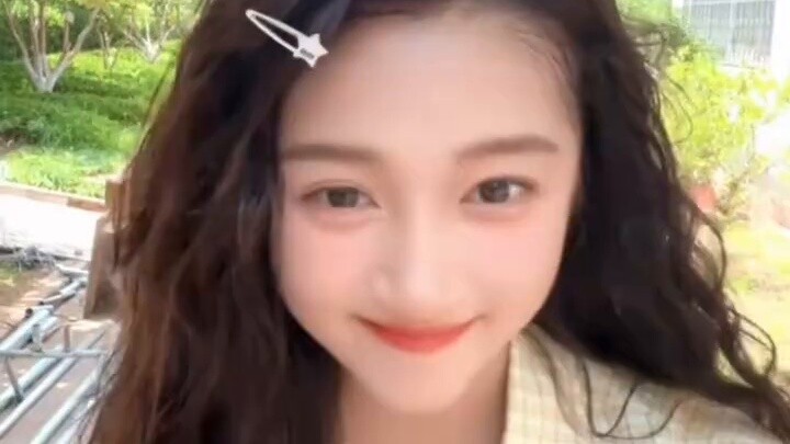 Đánh giá video kinh doanh của các sao nữ ngày 25 tháng 7 năm 201