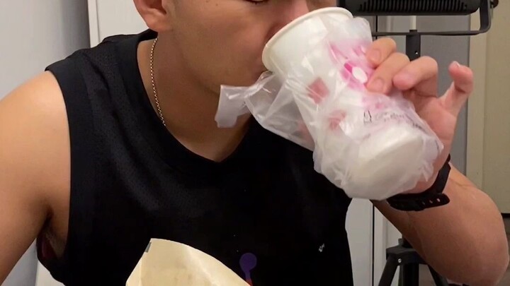【น้ำหนักของคนอ้วนทุกคนไม่ได้มาจากการฝึกแค่วันเดียว】
