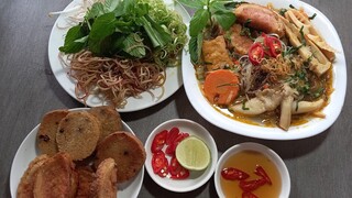miến măng chay nấu nước dừa tươi.