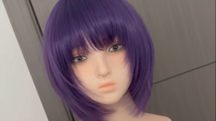 Agar kostum bisa segera lengkap, diam-diam membuat wig di tengah malam!