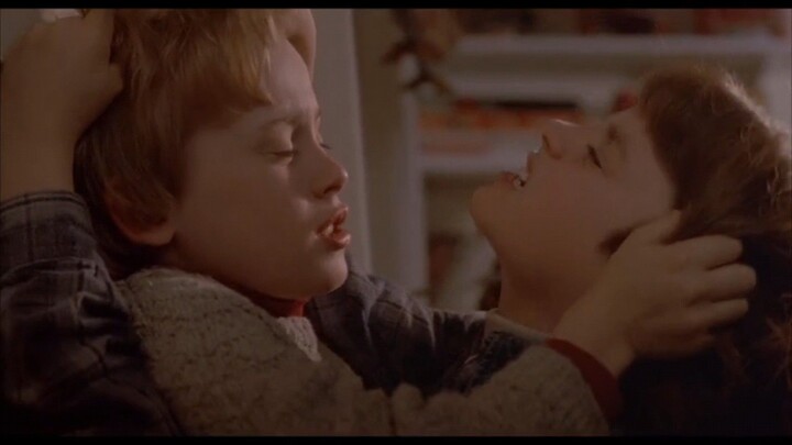 Lumang movie na toh mga teopa pero maganda..The Good Son ang title..watch nyo kung marami kau time😁