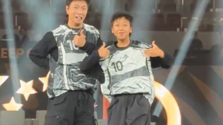 เซียวเจี๋ย แชมป์สตรีทแดนซ์ระดับโลก และเสี่ยวหลินเอ๋อ ลูกชาย เต้นรำด้วยกัน [ความทะเยอทะยานอันยิ่งใหญ่