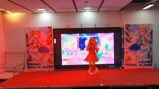 cos Hong Ye Meng sings and dances at the comic exhibition idol activity stars [idol activity cos]