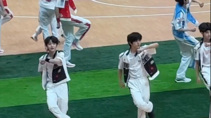 Ca khúc chủ đề "Nhịp đập trái tim" của gia tộc TF thế hệ thứ tư ra mắt lần đầu tại hội thao