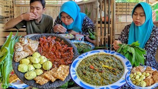 EMANG Beneran NIKMAT, Sampai Nambah NASI Terus, Sambel TERASI, Jengkol MUDA, Tutug Daun Singkong