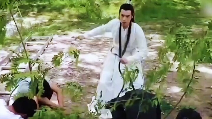 Diễn viên ngày xưa tận tâm đến mức nào, đánh luôn cả hổ thật