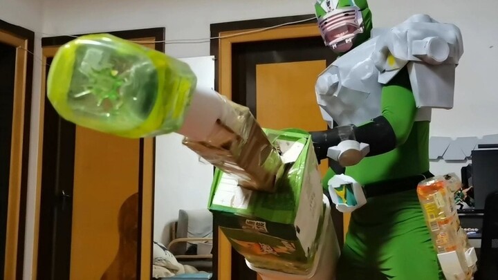 Kamen Rider • Iron Elbow, come on! The moment you try to elbow someone, you lose your qualification 