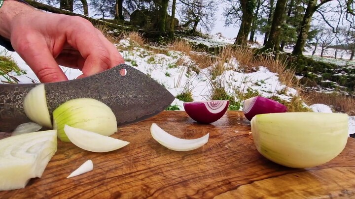 【Nhật ký nấu nướng trên núi】Chẳng có gì ngon bằng miếng bít tết mọng nước!🥩