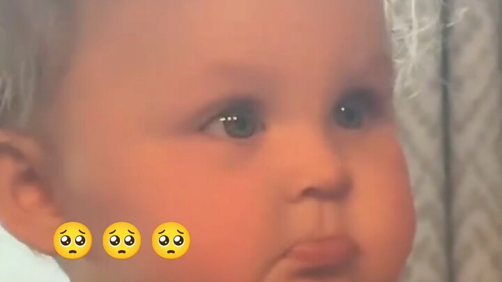 فقدت الطفلة حظوتها، كم أنا محرومة...