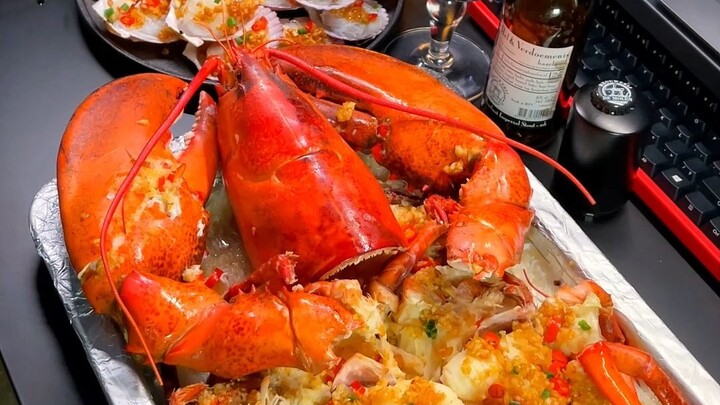 Đơn giản nướng một con tôm hùm ăn thôi