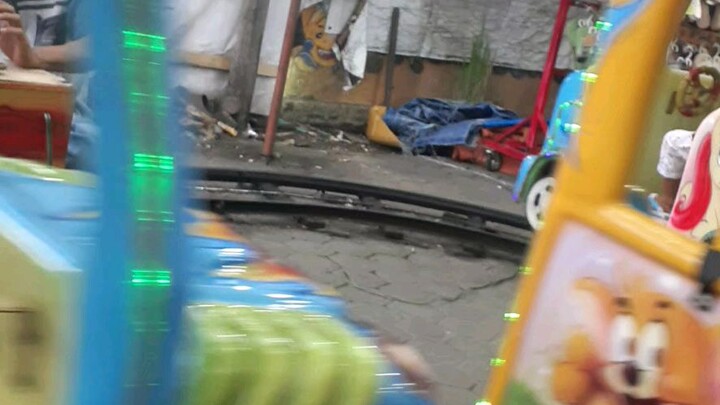 hisya naik kereta api