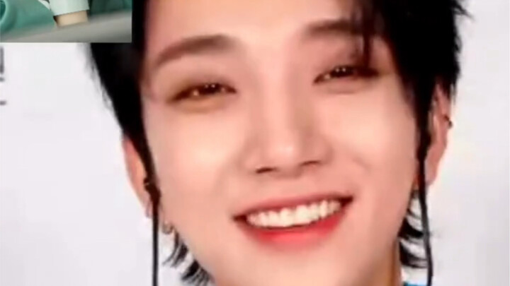 ซิ่วซิ่ว: อายุไม่สำคัญ วินาทีถัดไป: บางที…ก่อนอื่นขอให้บรรลุนิติภาวะก่อนแล้วกัน ^_^ (ฉันเป็นผู้ใหญ่แ