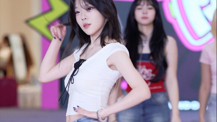 Khóc nức nở sân khấu quảng bá K-pop của Stellar