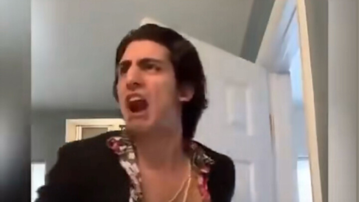 Khi bạn xem phim Mặt Sẹo…