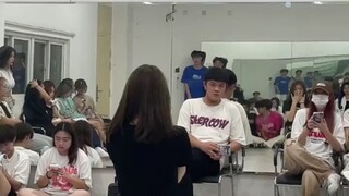 【Xiamen Software Vocational and Technical College】Freshmen show Kpop dance to seniors in the club