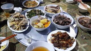 Biển nguyễn ngọc tiếp rượu ông cậu thật tuyệt vời.