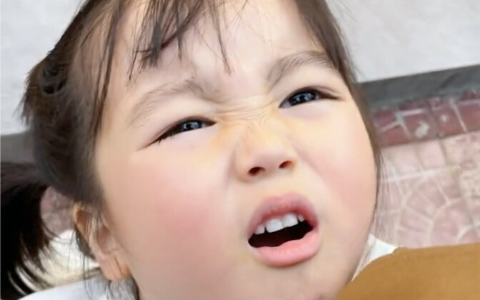 Mẹ: Đi tìm bố con đi! Đứa trẻ: Tìm bố nào cơ??