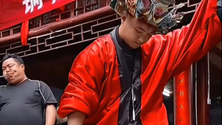 揭秘湘西非遗表演，秤杆提大米。