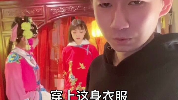 Những chuyện ở rạp hát này vẫn phải để tôi đứng ra hòa giải thôi.