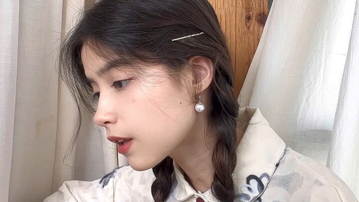 "ถ้วยชามเคลือบคราม" โจวเจี๋ยหลุน