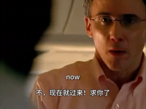 Anh ấy vào toilet làm gì vậy?