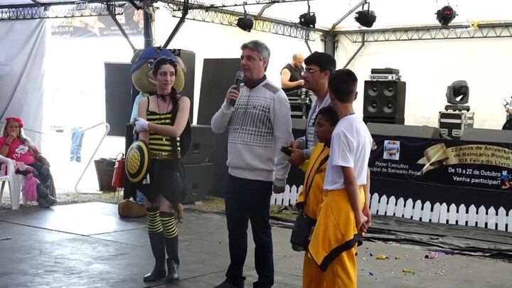Abelha Girl a Super Heroína do Brasil filme completo distribuição