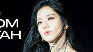 JISOO mengambil gambar langsung dari Boombayah 230703 Hyde Park Music Festival ODD