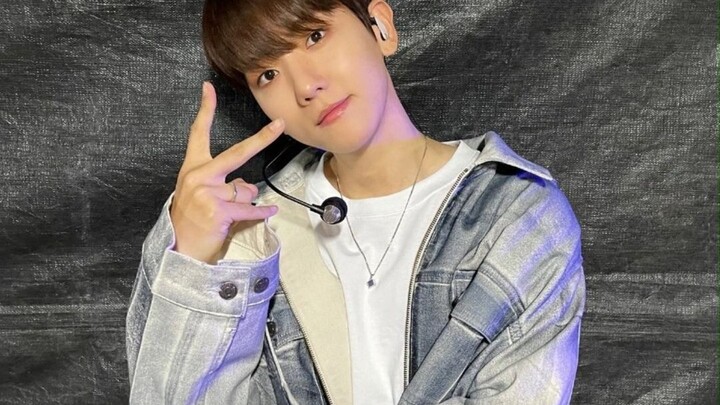 #Byun Baekhyun is the first to hold a live-streamed meeting—not just casually telling everyone not t