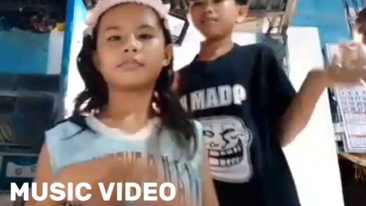 'Shake It Off' Music Video