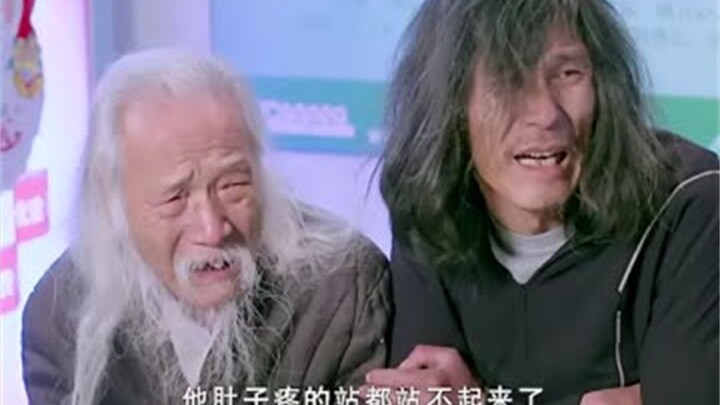 Ông lão lang thang không có bảo hiểm y tế, lại dùng màng bọc thực phẩm để chống rét; sau khi bác sĩ 