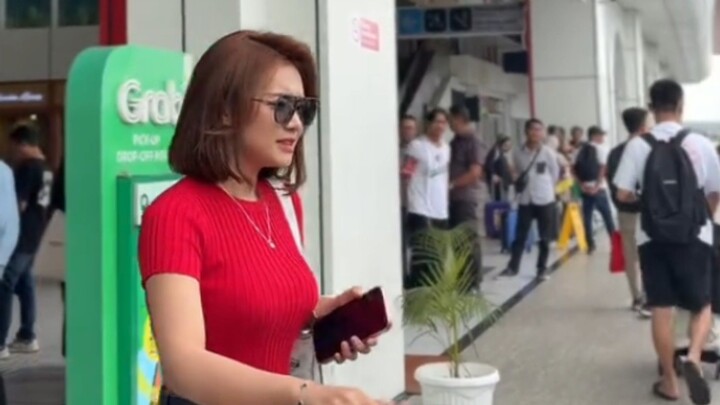 Penjemputan Boss Owner Sebagai CEO Asli dari Gangster Arab