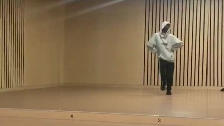 22/11 Twitter update NI-KI practice room dance
